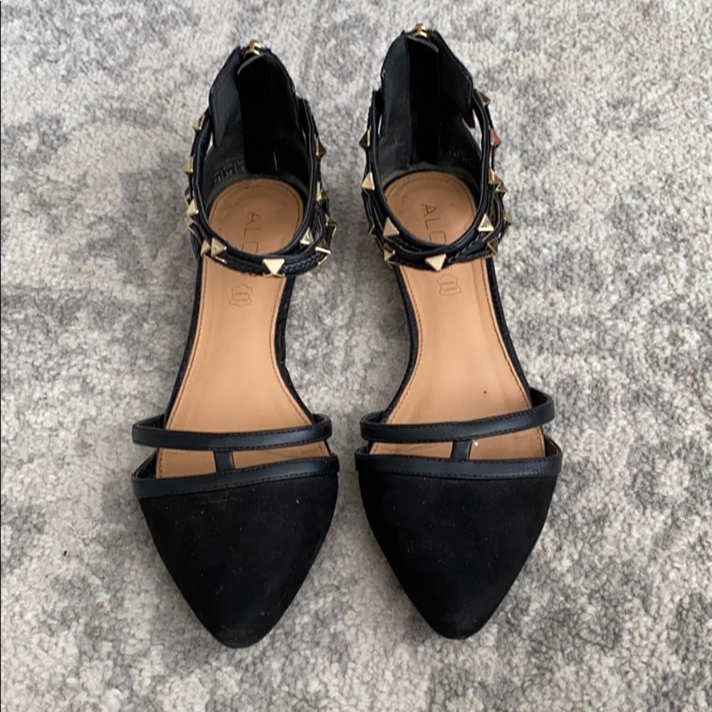 Stylish black flats , back zipper